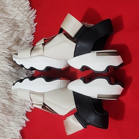 SOREL Kinetic Impact Black And Cream Sandal - Picture 5 of 9